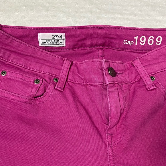 Gap Cut-off Denim Shorts (size 27) - Picture 4 of 7